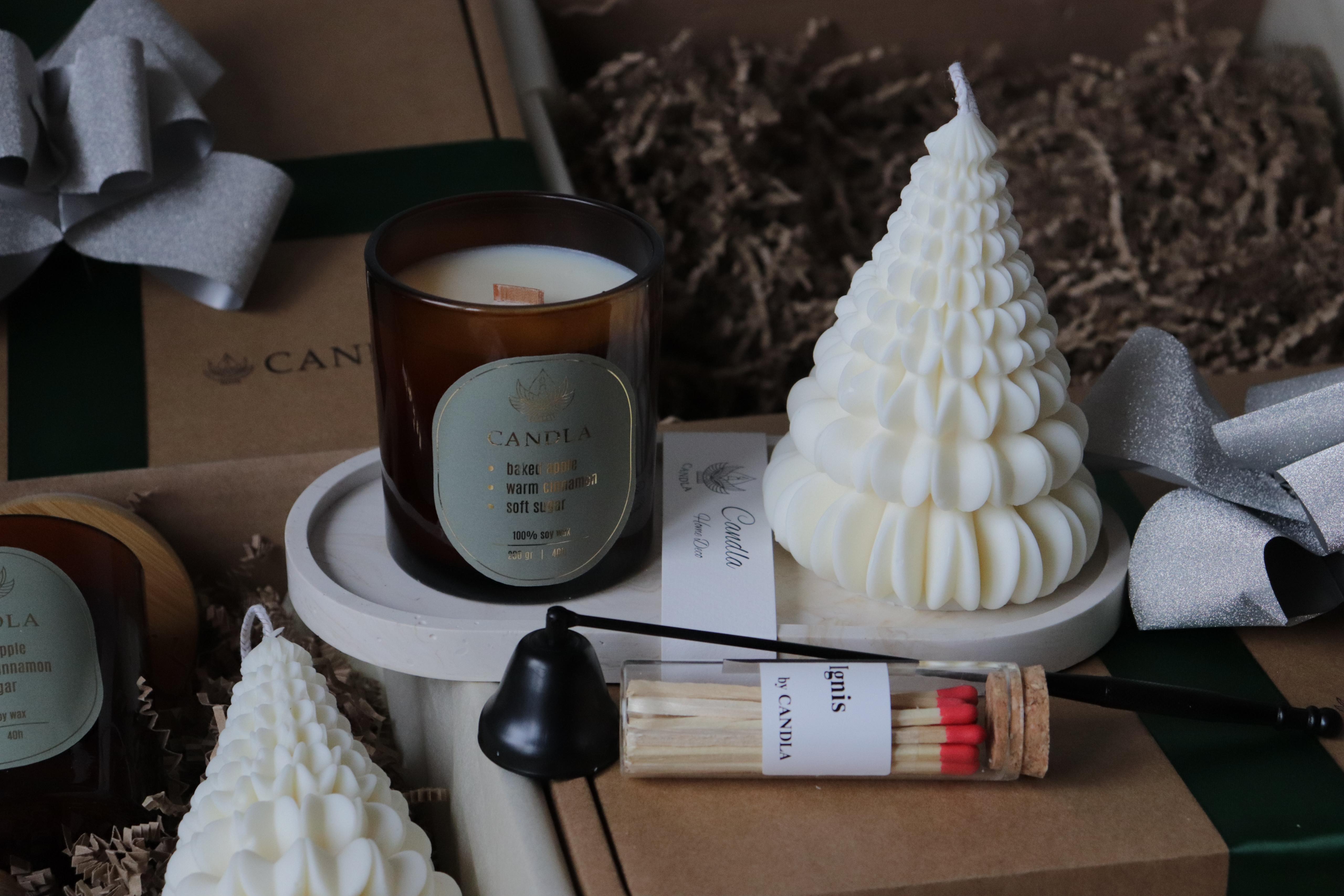 Set Cadou Venti – lumânare 200g, brad din ceară de soia